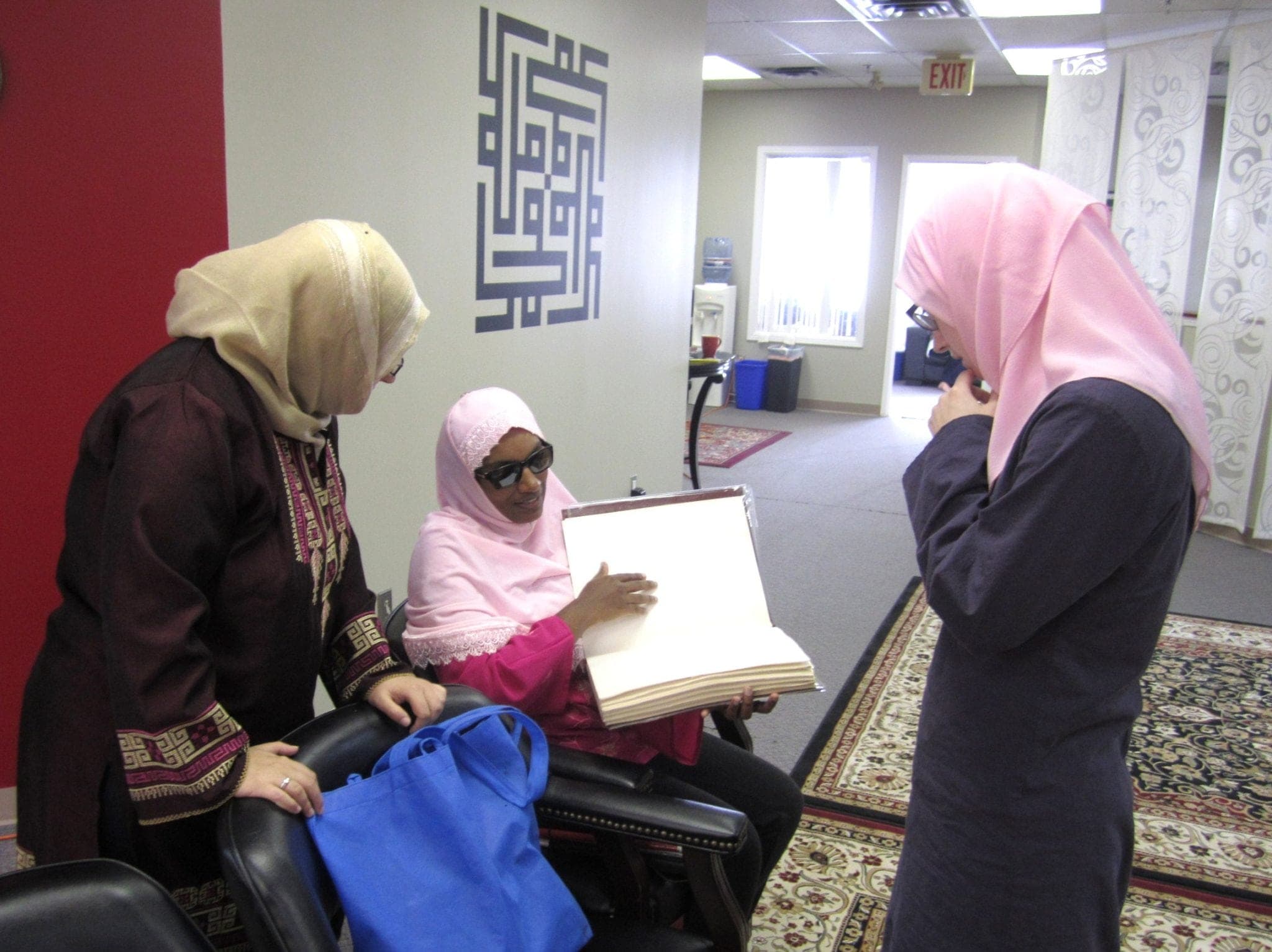 Sisters braille Qur'an