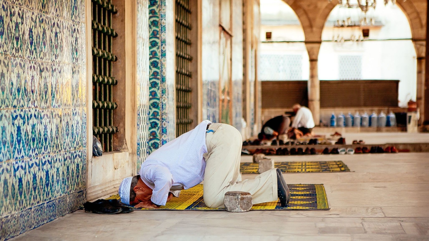 what-is-the-meaning-of-prayer-salat-in-arabic-and-in-islam