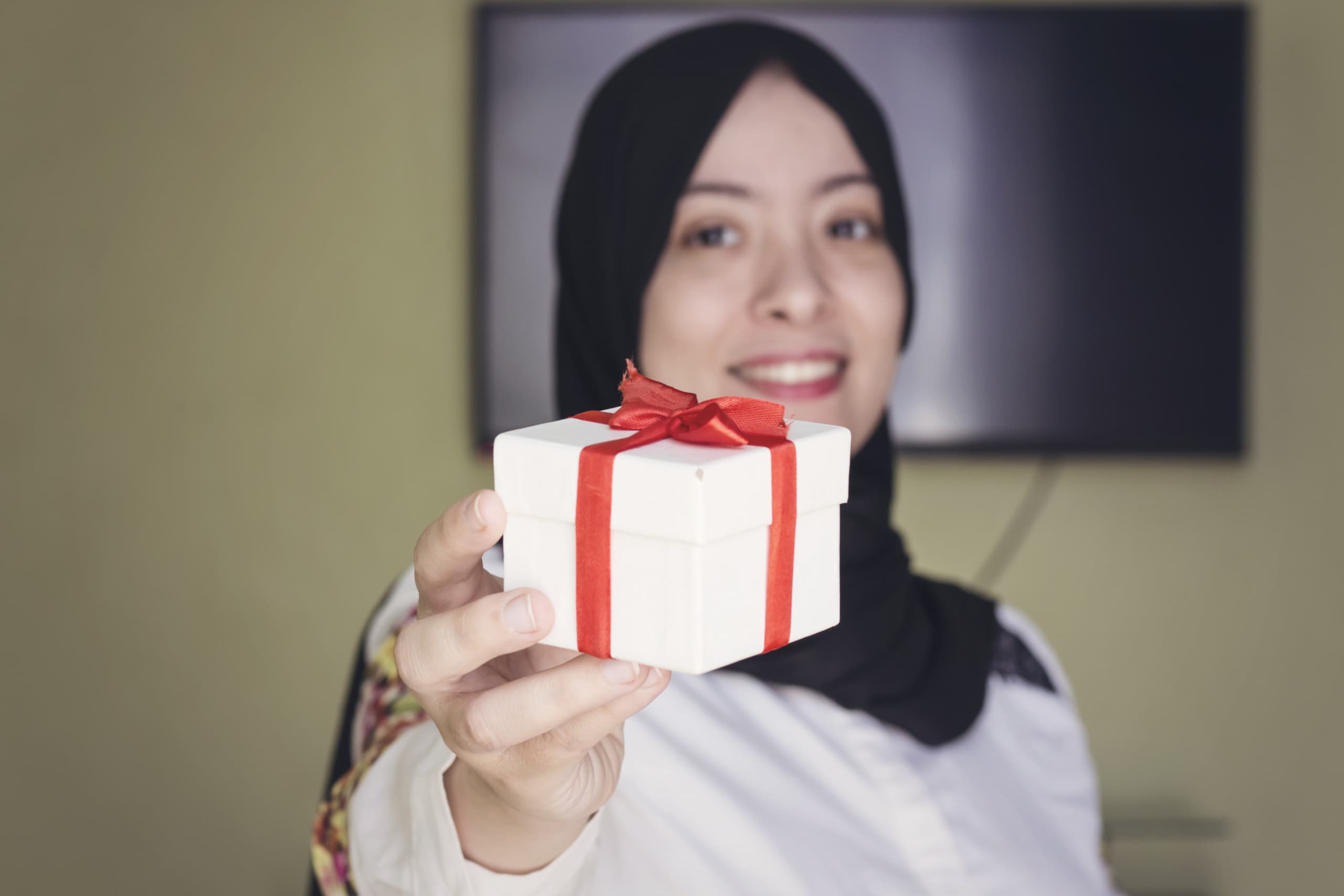 Importance of gifts in Islam | WithASpin