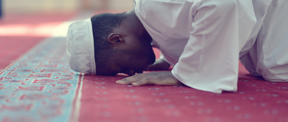 Praying Salah In Three Quarter Pants For Men - Islamic Sharia - Ask Ghamidi